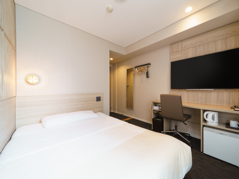 スーパーホテル御堂筋線・江坂のぐっすり眠れる環境を追求した快適な客室
